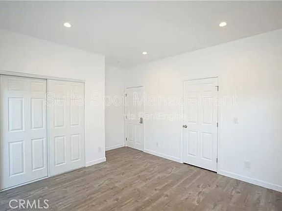 3rd image of 456 N Batavia St Back 458