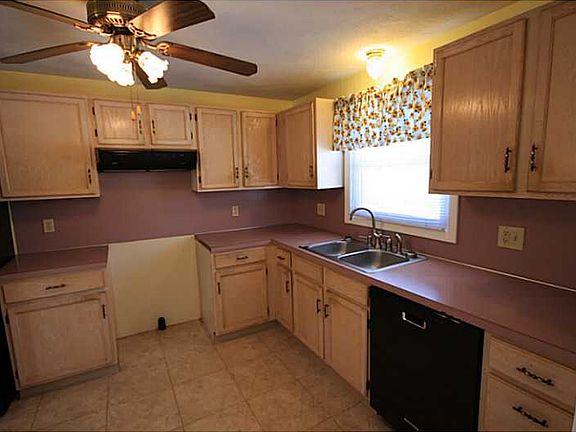 4th image of 299 Staghead Dr
