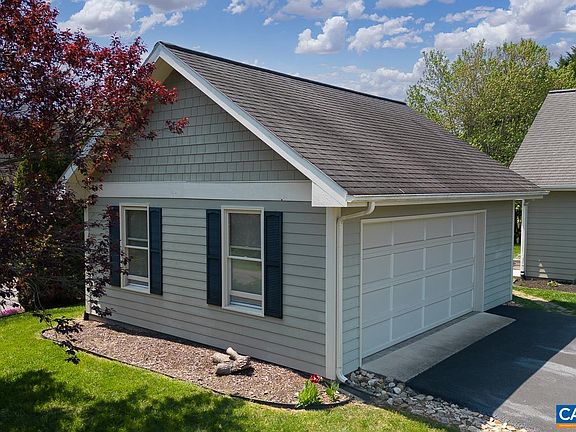 4th image of 49 Woodridge Ln