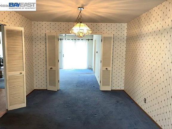 3rd image of 1616 Poplar Dr