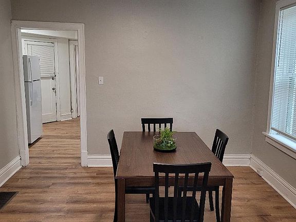 5th image of 4963 Lindenwood Ave APT 2E