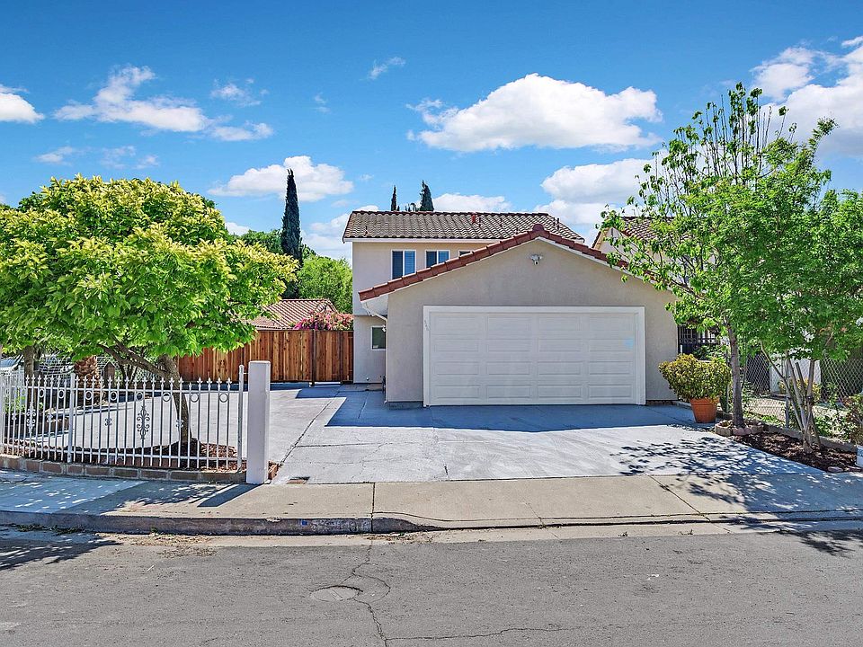 1st image of 546 Guerra Dr