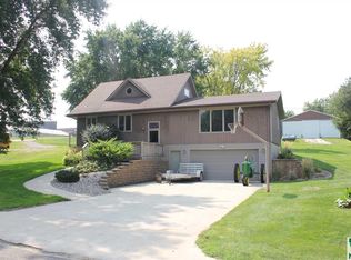204 East St, Ireton, IA 51027