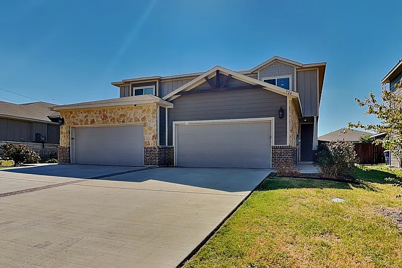 724 Wheatfield Dr