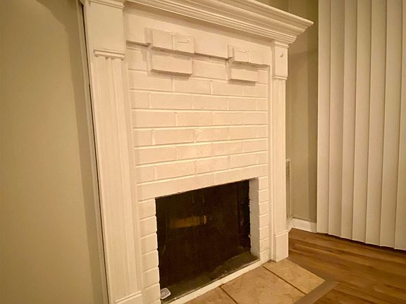 5th image of 104 Vail Ct #104