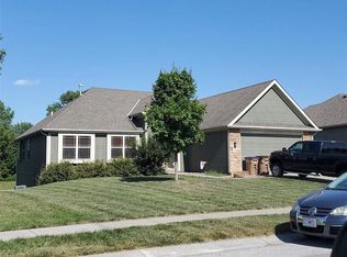 415 Meadowlark Dr, Raymore, MO 64083
