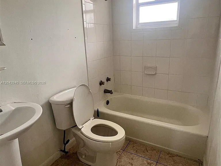 608 SW 15th Ave #3 — Photo 11