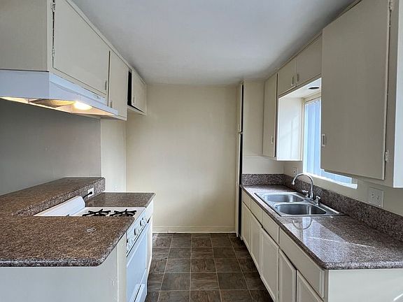 4th image of 2248 Atlantic Ave APT 8