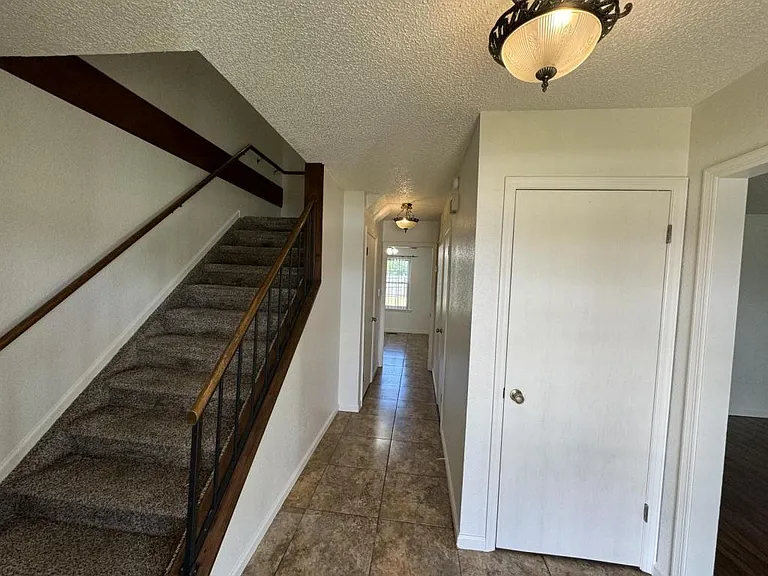 1551 N Heritage Ln — Photo 33