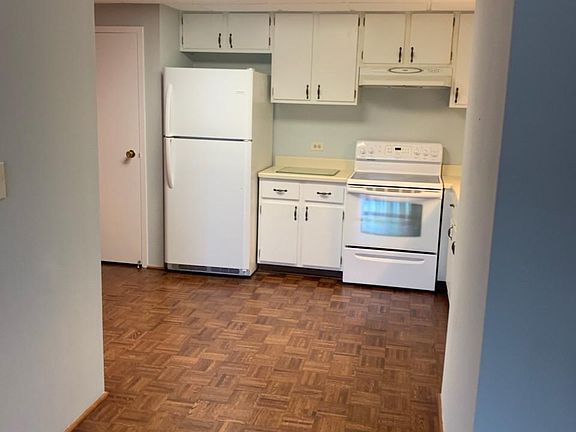 5th image of 3850 S Parkway Dr APT 3A