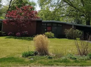 2402 Saint Giles Rd, Saint Louis, MO 63122