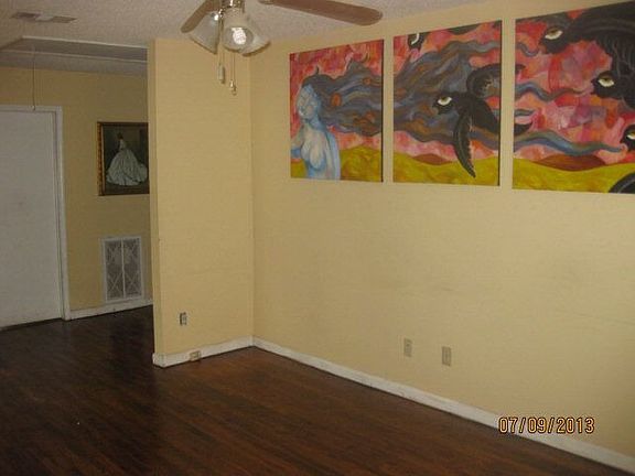 2nd image of 312 S Center Dr