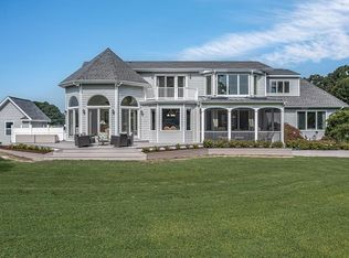 555 Painter Point Rd, Kilmarnock, VA 22482