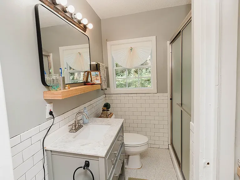 131 Howell Rd — Photo 7