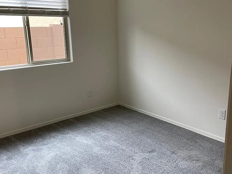 249 W Tropical Dr — Photo 9