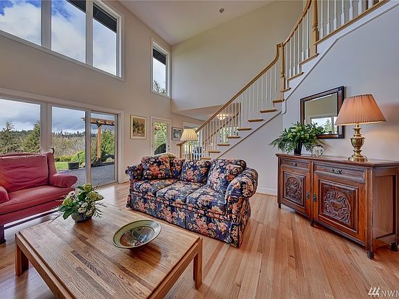 5th image of 4521 Trillium Ln NW