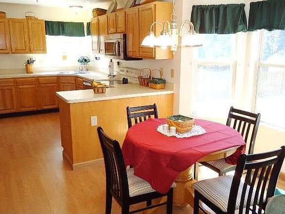 4th image of 8302 Priestley Dr