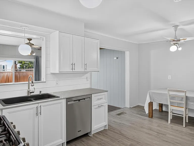 15109A Susanna St — Photo 9