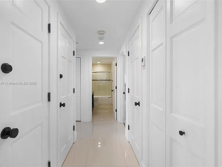 19234 Fisher Island Dr #19234 — Photo 14