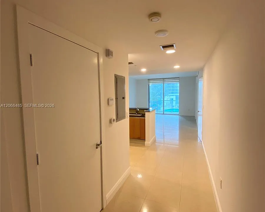 1060 Brickell Ave #1413