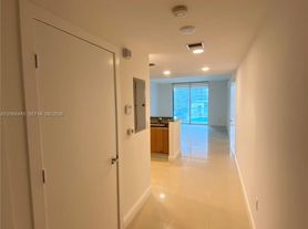 1060 Brickell Ave