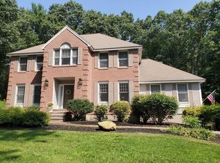 46 Arrowwood St, Methuen, MA 01844