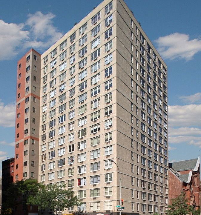 1st image of 154 E 29th St #701