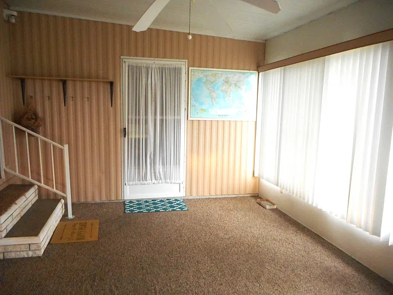 434 Tulip Dr — Photo 6