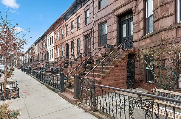 Rented by SERHANT. | media 10