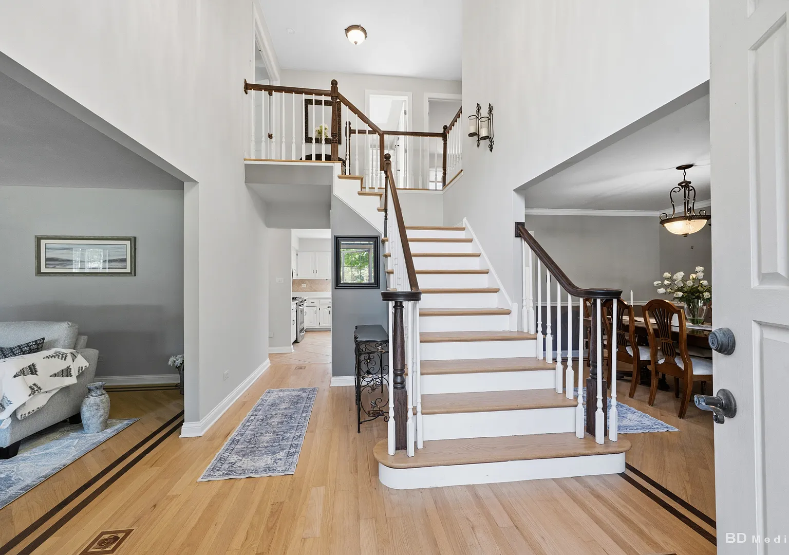 4 bed, 2.5 bath, 3265 sqft, $4,900 — Photo 2