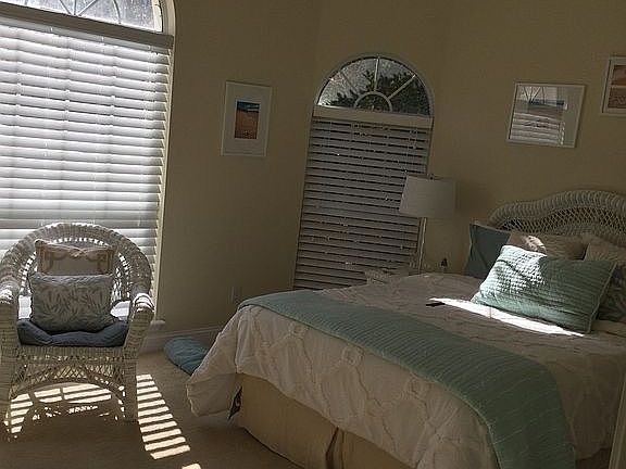 Second downstairs bedroom
