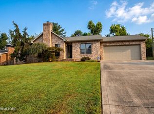 7923 W Cliff Dr, Knoxville, TN 37909
