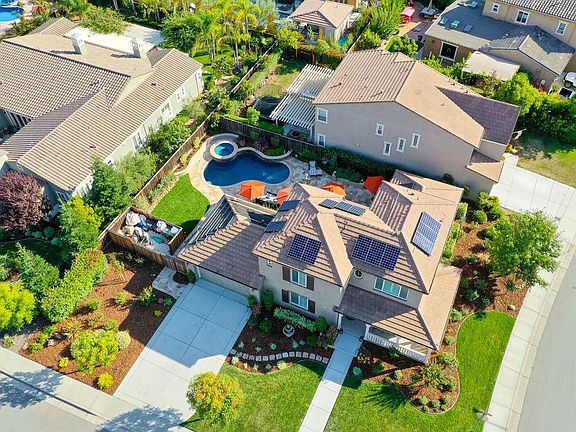 4th image of 1735 Espana Way