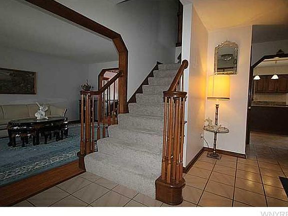 3rd image of 80 Hunt Club Cir