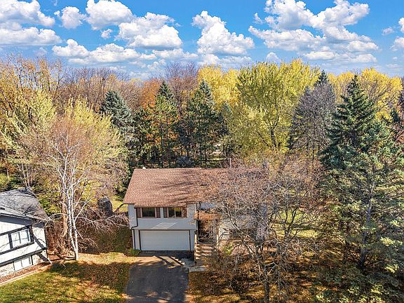 3rd image of 6816 Stratford Ct