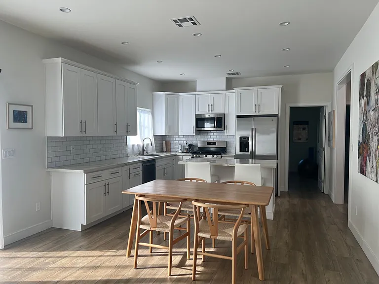 6203 Bakman Ave — Photo 14