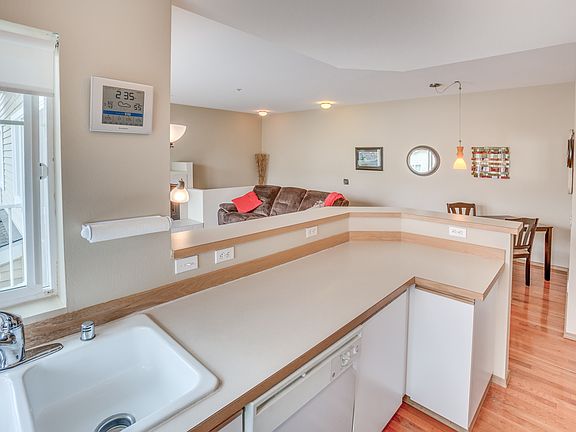 4th image of 22019 41st Pl S Unit 203
