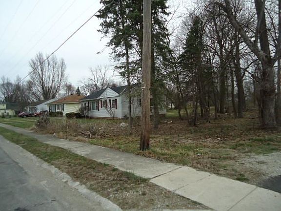 3rd image of 320 S Wagner Ave