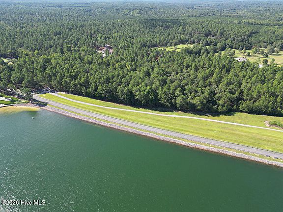 4th image of 324 Longleaf Dr