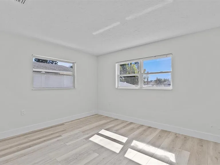 310 Westwinds Dr — Photo 27