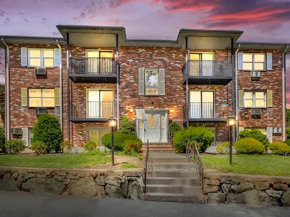 21 Pine St Unit K, Canton, MA 02021