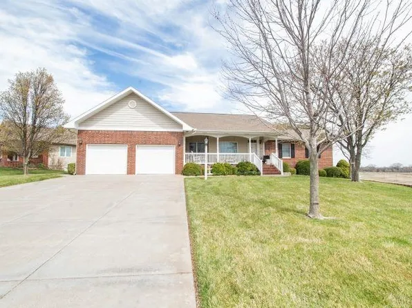 412 Briarwood Ln, Hillsboro, KS 67063