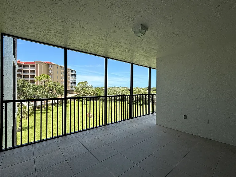 Residences at Blackburn Bay — Photo 35