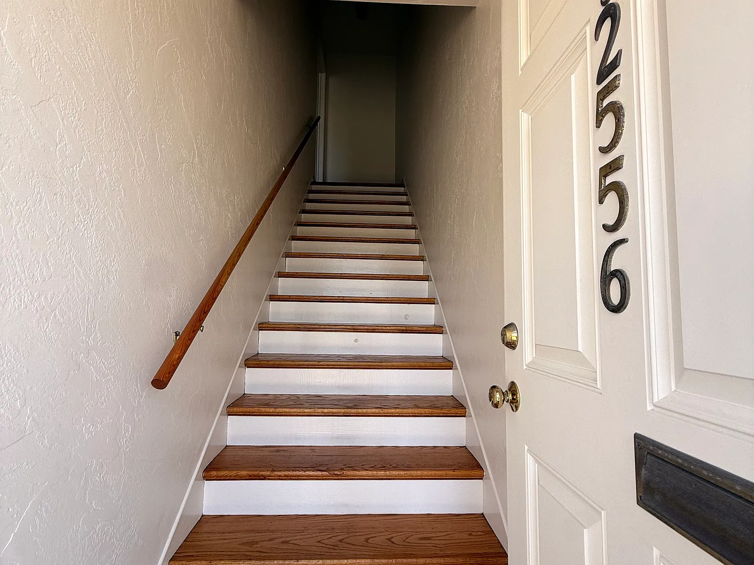 1 bed, 850 sqft, $1,795 — Photo 2