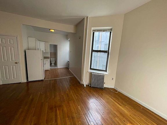 4th image of 302 E 91st St APT 4F