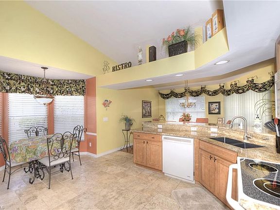 3rd image of 2471 Valparaiso Blvd