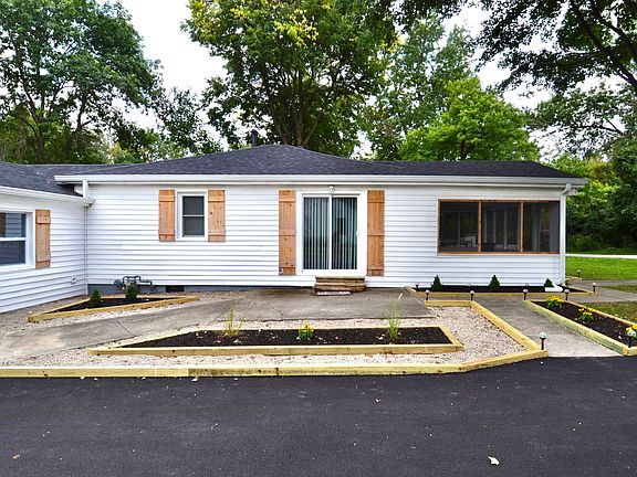 2nd image of 1623 S Leland Ave