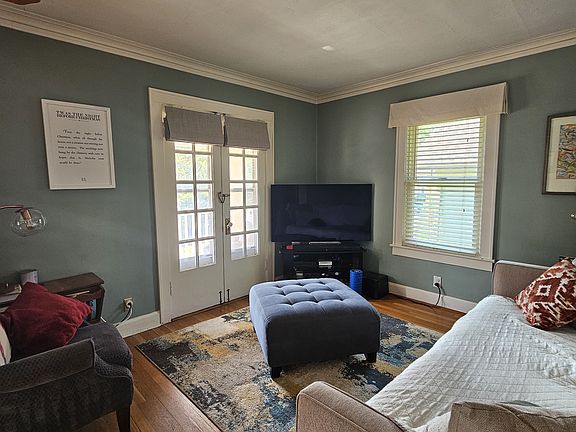 4th image of 4629 Wyoming St