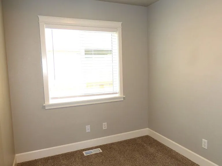 3576-3578 Fisher Ct NE — Photo 20