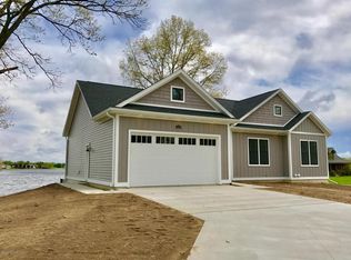 61110 Raintree Blvd, Sturgis, MI 49091